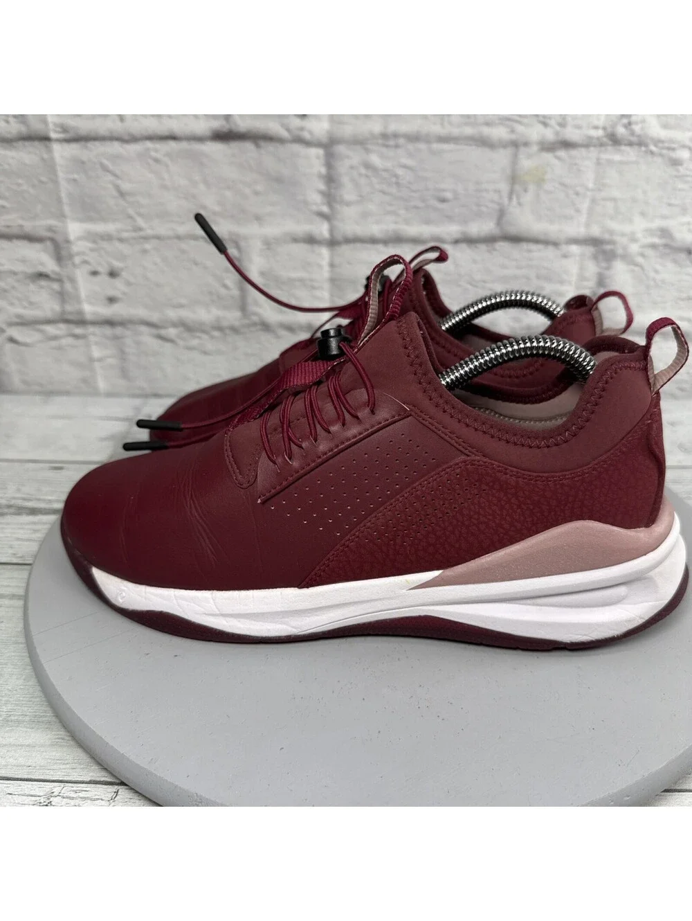 Clove Royal Maroon Sneakers Nurse Comfort Healthcare Bungee Lace Women’s 8.5